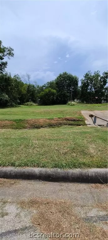 901 Harlem Ln, Bryan, TX 77803 photo 4