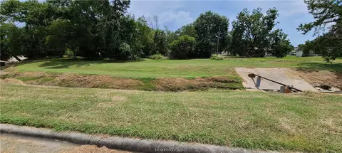 901 Harlem Ln, Bryan, TX 77803 photo 1