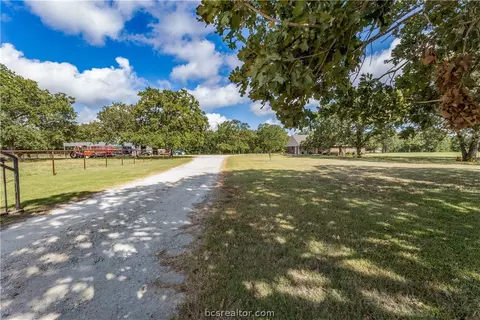 6950 Chick Ln, Bryan, TX 77807 photo 6