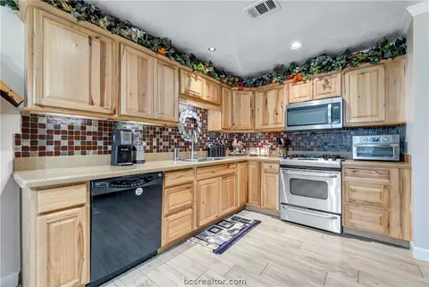 2709 Silver Maple Dr, Bryan, TX 77803 photo 9