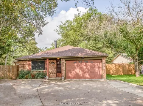 2709 Silver Maple Dr, Bryan, TX 77803 photo 1