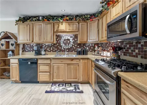 2709 Silver Maple Dr, Bryan, TX 77803 photo 8