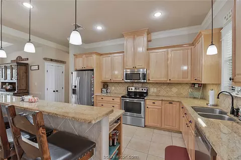 8700 Tejas Ranch Loop, Bryan, TX 77808 photo 6
