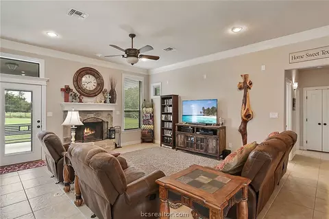 8700 Tejas Ranch Loop, Bryan, TX 77808 photo 4