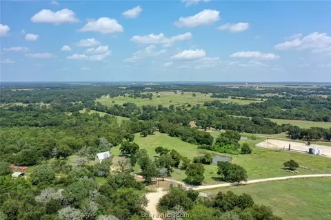 6670 Peyton Rd, Bryan, TX 77807 photo 2