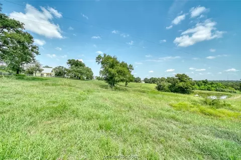 6670 Peyton Rd, Bryan, TX 77807 photo 3