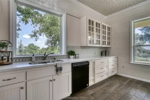 6670 Peyton Rd, Bryan, TX 77807 photo 13