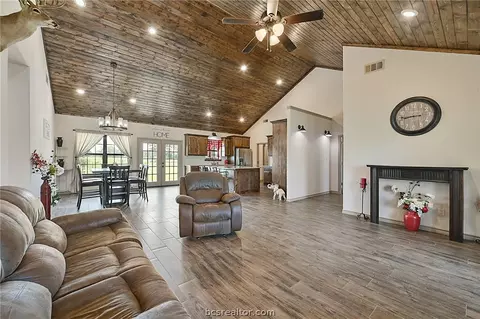 9332 Hudspeth Rd, Bryan, TX 77808 photo 6