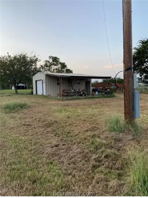 1069 E Bowers Ave, Dime Box, TX 77853 photo 8