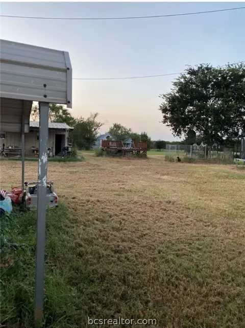 1069 E Bowers Ave, Dime Box, TX 77853 photo 9