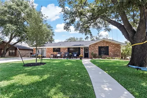 1110 Lamar Dr, Bryan, TX 77802 photo 2