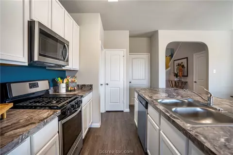 965 Harper Ln, Bryan, TX 77803 photo 11