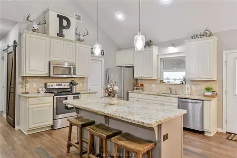 6232 Broach Rd, Bryan, TX 77808 photo 4