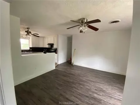 808 Dumas Dr, Bryan, TX 77803 photo 7