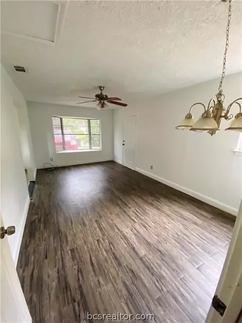 808 Dumas Dr, Bryan, TX 77803 photo 6