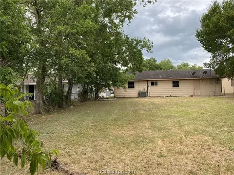 808 Dumas Dr, Bryan, TX 77803 photo 14