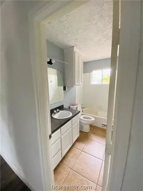 808 Dumas Dr, Bryan, TX 77803 photo 13