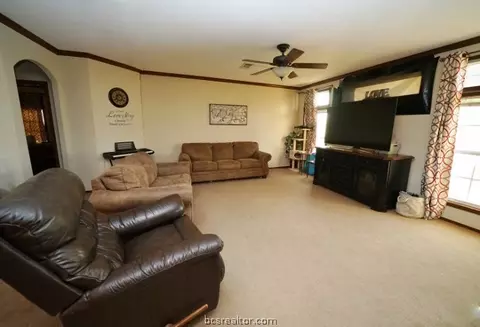 1177 Cazey Loop, Franklin, TX 77856 photo 3