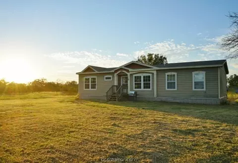 1177 Cazey Loop, Franklin, TX 77856 photo 2