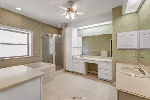 2810 Broadmoor Dr, Bryan, TX 77802 photo 13