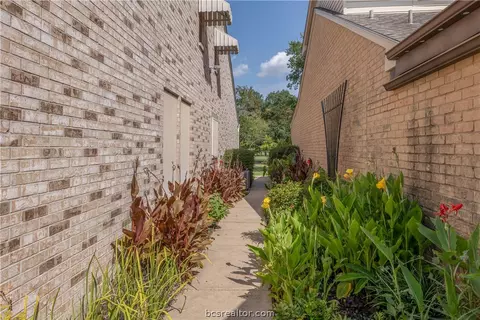 2810 Broadmoor Dr, Bryan, TX 77802 photo 24