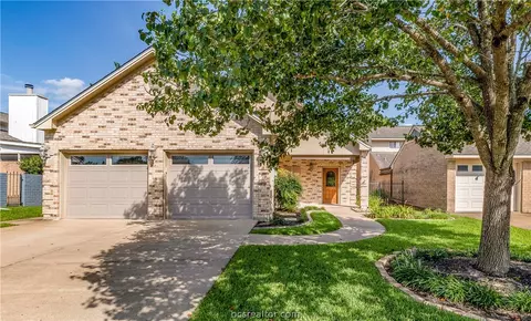 2810 Broadmoor Dr, Bryan, TX 77802 photo 2