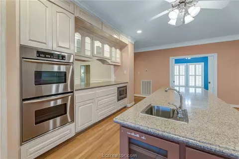 2810 Broadmoor Dr, Bryan, TX 77802 photo 6