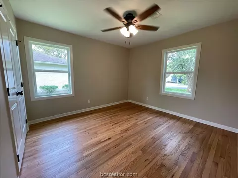 823 Vine St, Bryan, TX 77802 photo 12