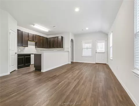 949 Harper Ln, Bryan, TX 77803 photo 5