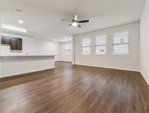 974 Rice Dr, Bryan, TX 77803 photo 3