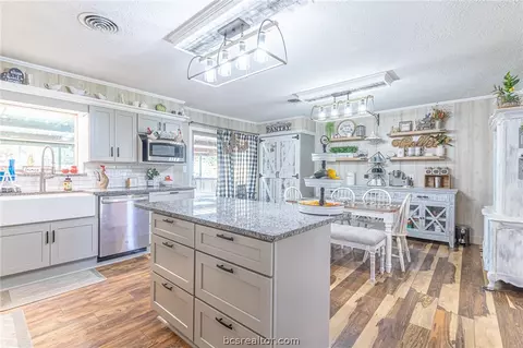 1001 Maple, Calvert, TX 77837 photo 9