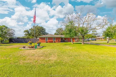 1001 Maple, Calvert, TX 77837 photo 1