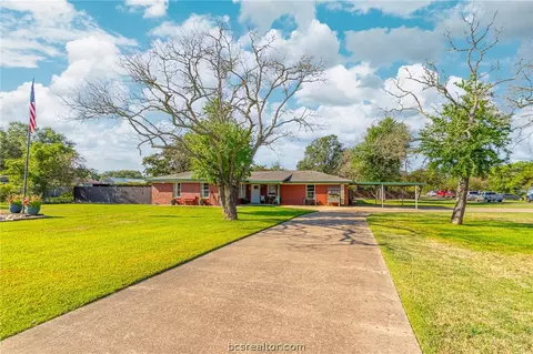 1001 Maple, Calvert, TX 77837 photo 3