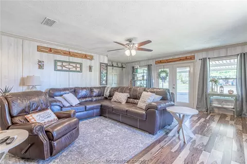 1001 Maple, Calvert, TX 77837 photo 13