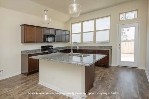 2031 Theresa Dr, Bryan, TX 77807 photo 4