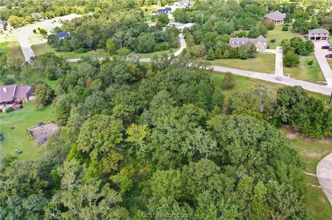 9040 Green Br, Bryan, TX 77808 photo 8