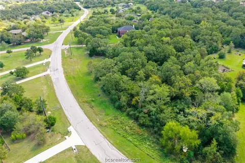 9040 Green Br, Bryan, TX 77808 photo 7
