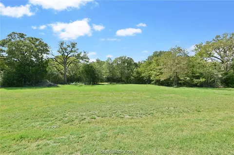 9040 Green Br, Bryan, TX 77808 photo 3