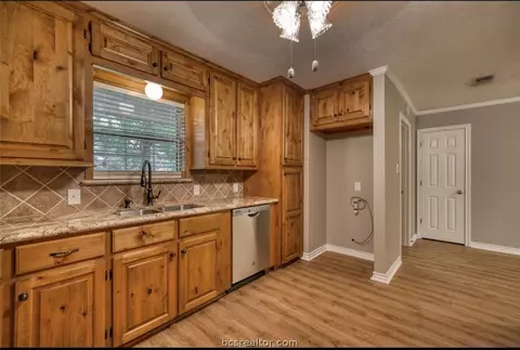 602 E Barton St, Calvert, TX 77837 photo 14