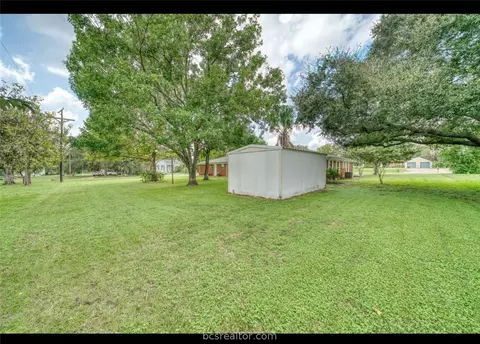 602 E Barton St, Calvert, TX 77837 photo 27