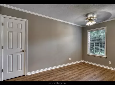 602 E Barton St, Calvert, TX 77837 photo 8