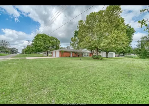 602 E Barton St, Calvert, TX 77837 photo 26