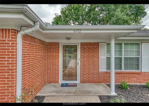 602 E Barton St, Calvert, TX 77837 photo 5