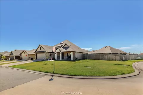 2139 Naples Way, Bryan, TX 77808 photo 2