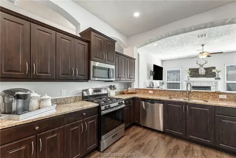 2139 Naples Way, Bryan, TX 77808 photo 10