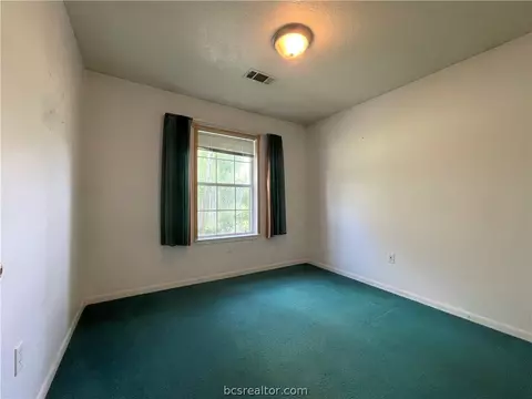407 E 8th St, Hearne, TX 77859 photo 10