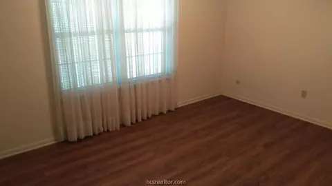 3600 Midwest Dr, Bryan, TX 77802 photo 9
