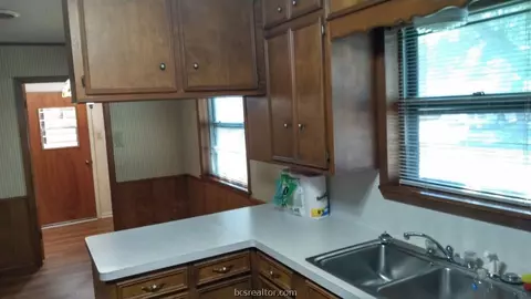 3600 Midwest Dr, Bryan, TX 77802 photo 6