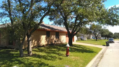 3600 Midwest Dr, Bryan, TX 77802 photo 2