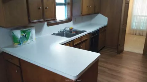 3600 Midwest Dr, Bryan, TX 77802 photo 5